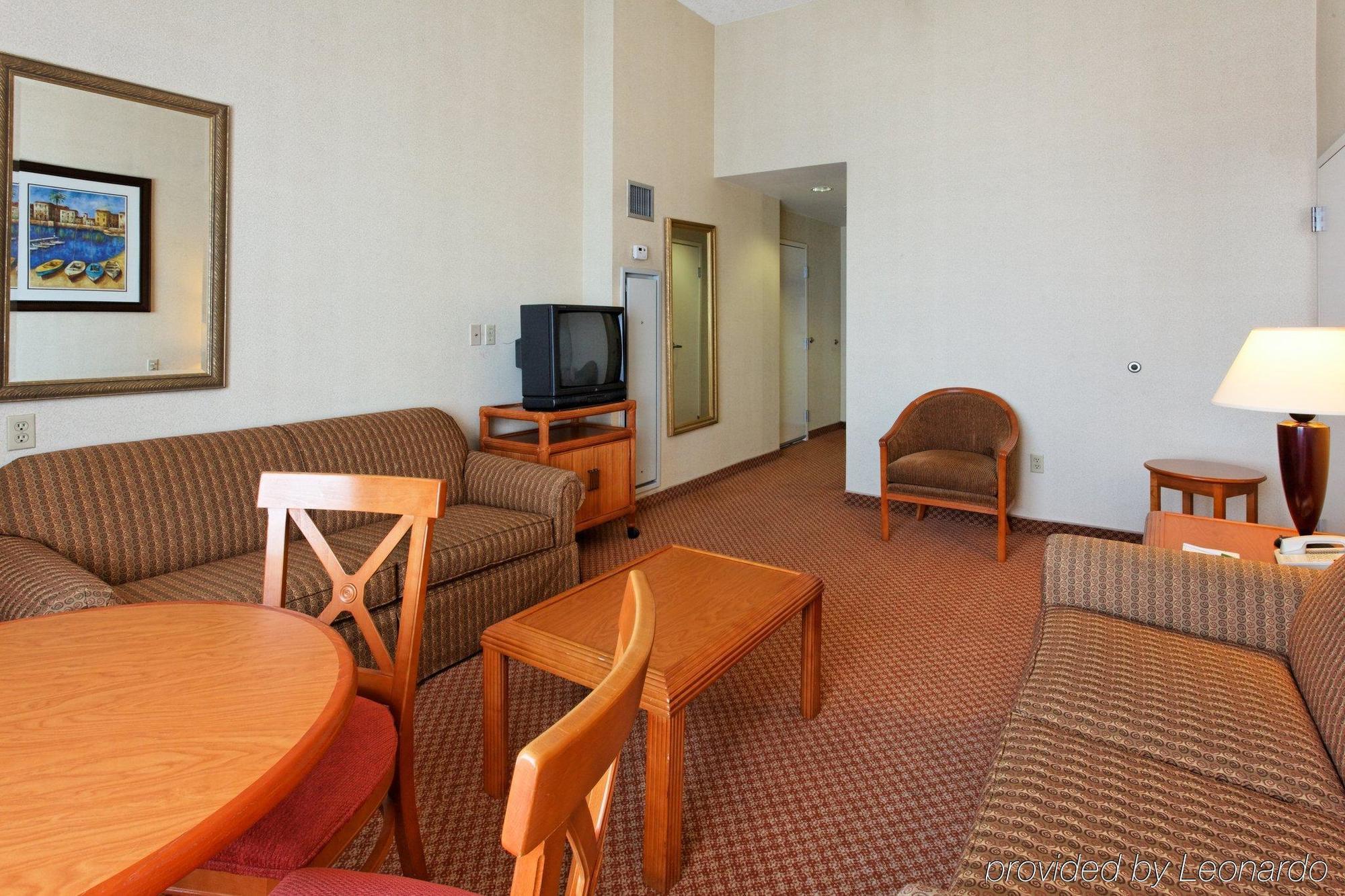 Holiday Inn Matamoros Room photo